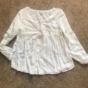 AMERICAN EAGLE white button up top